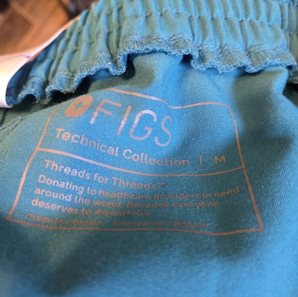 Figs Teal Technical Collection Medium Scrubs - image 8